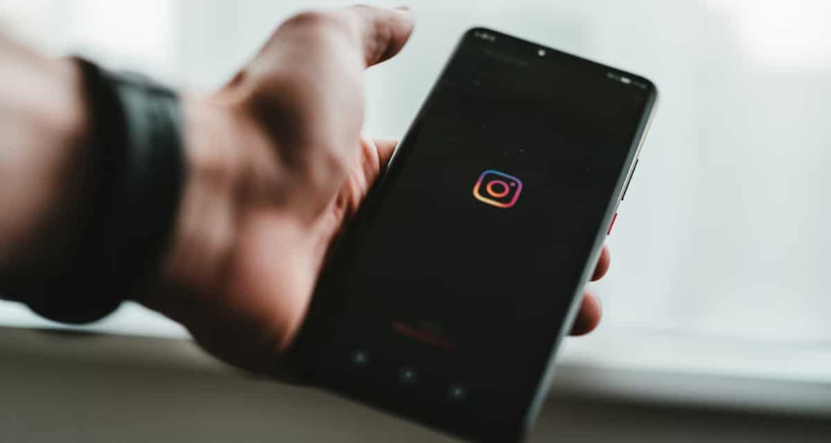 mark-zuckerberg-meta-nfts-instagram-futureparty